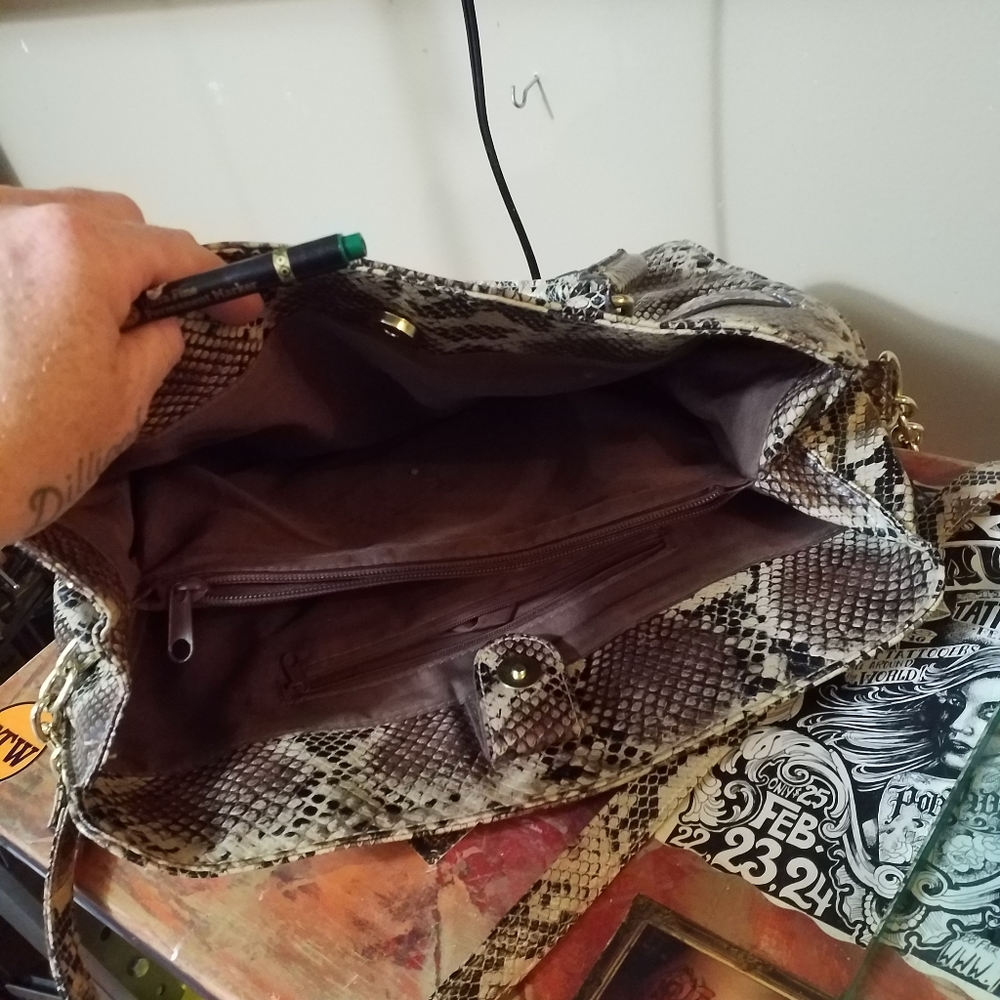 Beautiful pocketbook - Picture 3 of 4